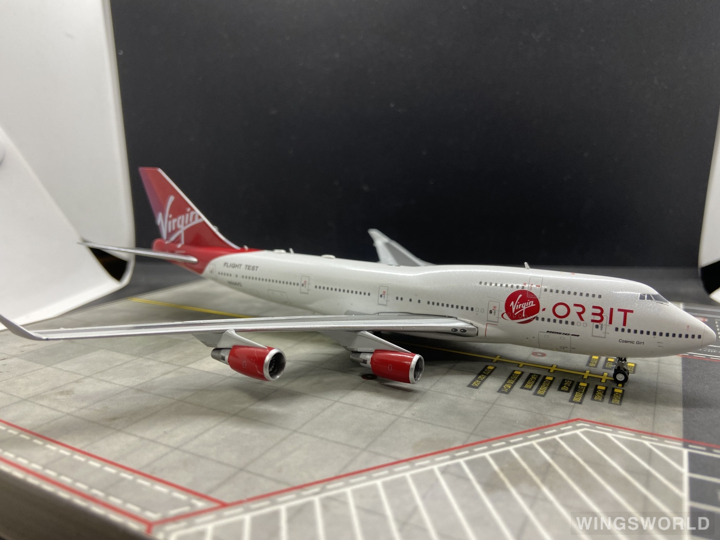 JC Wings 1:400 XX40036 Virgin Orbit Boeing 747-400 N744VG