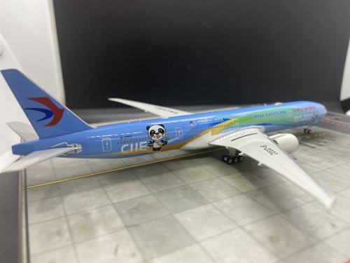 Phoenix 1:400 Boeing 777-300ER China Eastern 中国东方航空