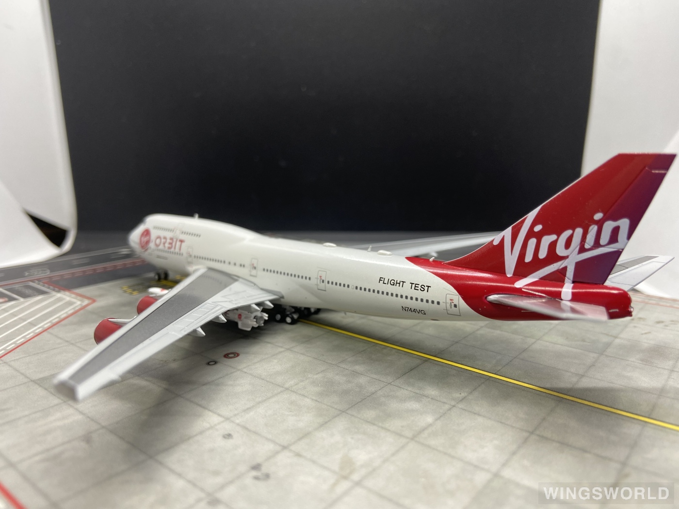 JC Wings 1:400 XX40036 Virgin Orbit Boeing 747-400 N744VG