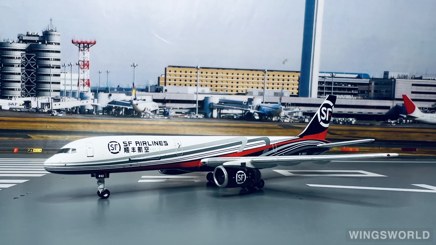 Phoenix 1:400 PH10587 SF Airlines 顺丰航空 Boeing 757-200 B-2832