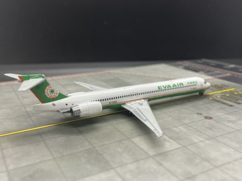 JC Wings 1:400 McDonnell Douglas MD-90 EVA Air 长荣航空