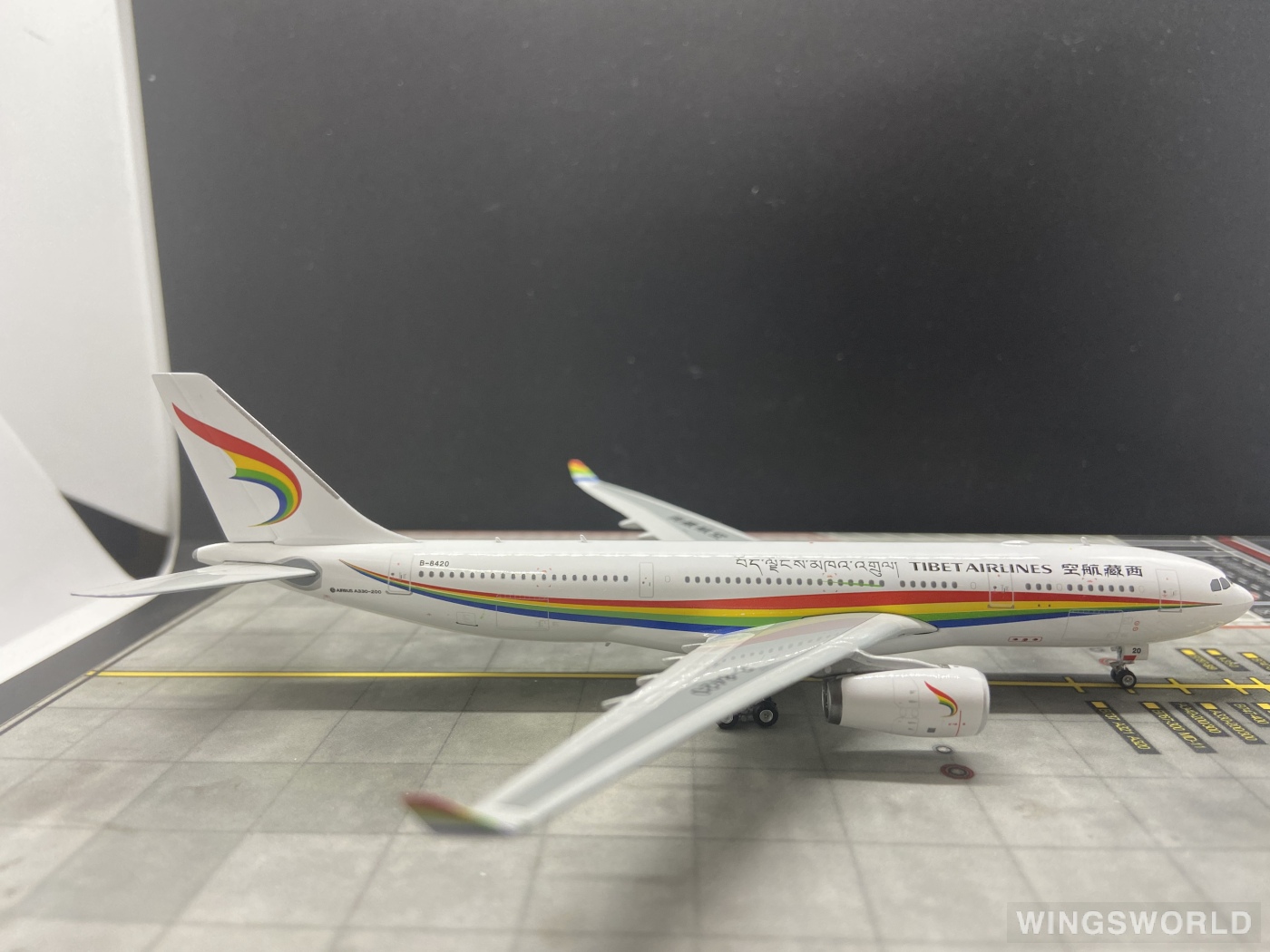 Phoenix 1:400 PH11275 Tibet Airlines 西藏航空 Airbus A330-200 B-8420