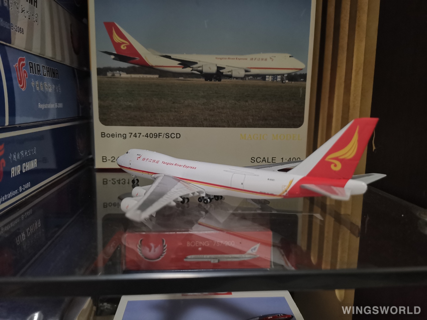 Magic 1:400 604095 Yangtze River Express 扬子江快运航空 Boeing 747-400 B-2431