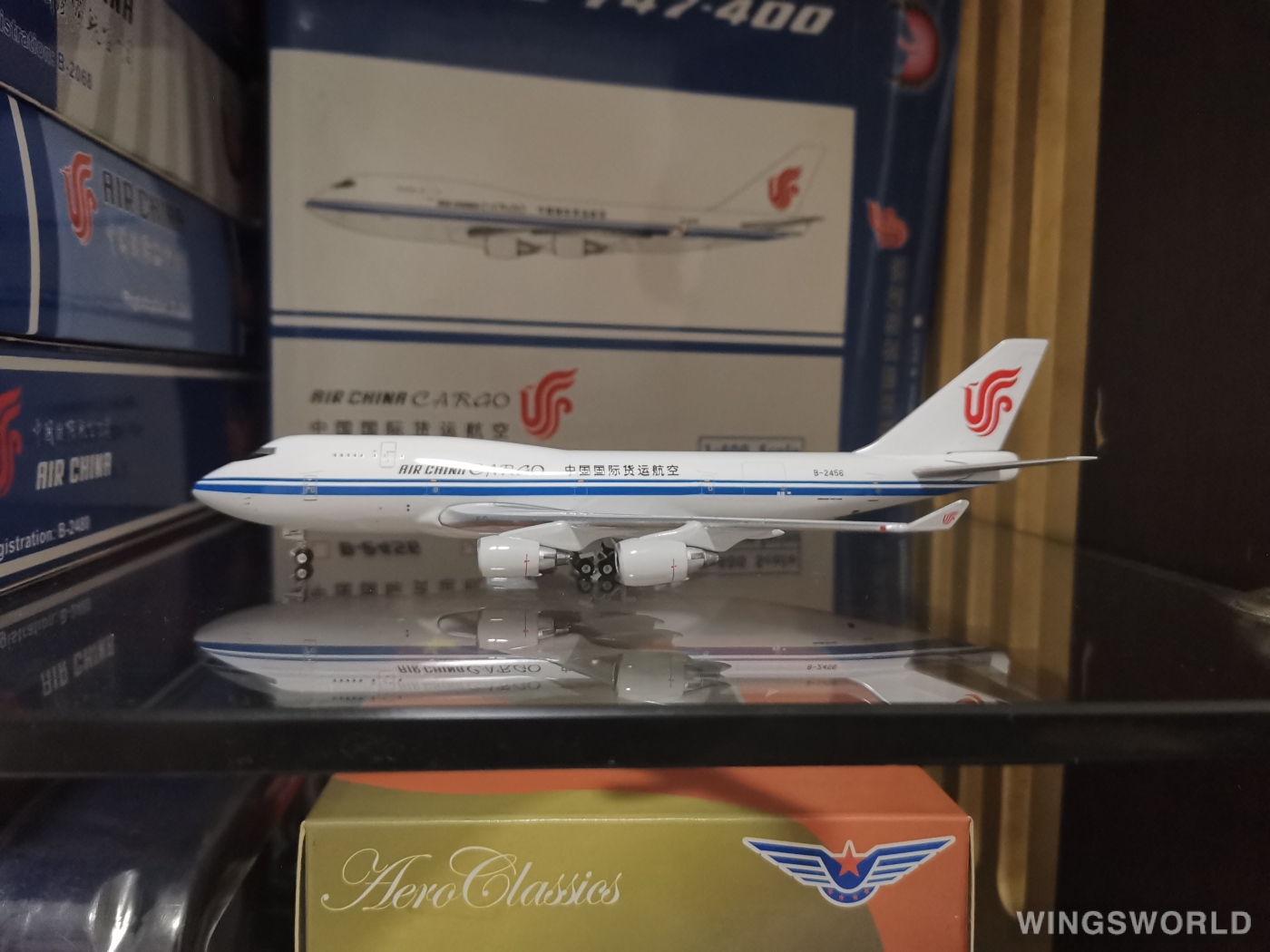 Phoenix 1:400 PH10323A Air China Cargo 中国国际货运航空 Boeing 747-400 B-2456