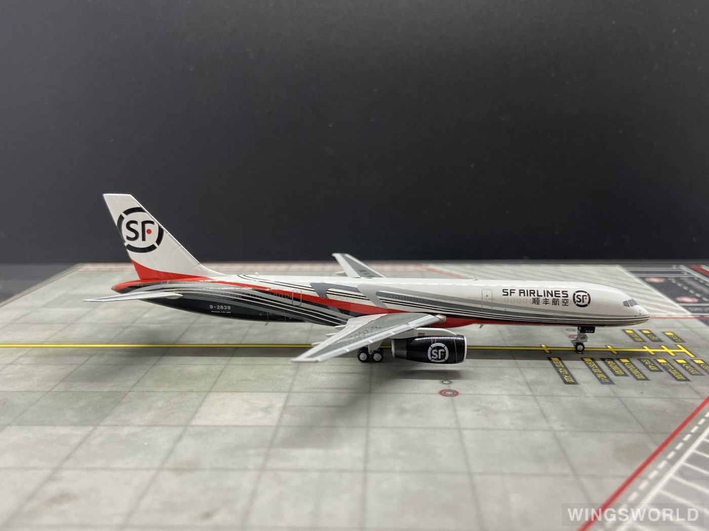 HYJLwings 1:400 HYJL57015 SF Airlines 顺丰航空 Boeing 757-200 B-2839