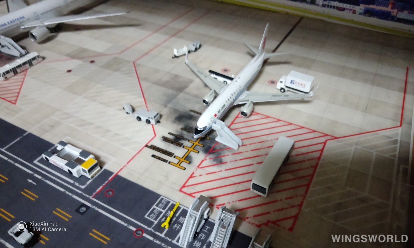 HYJLwings 1:400 HY73004 Air China 中国国际航空 Boeing 737-800 B-1530