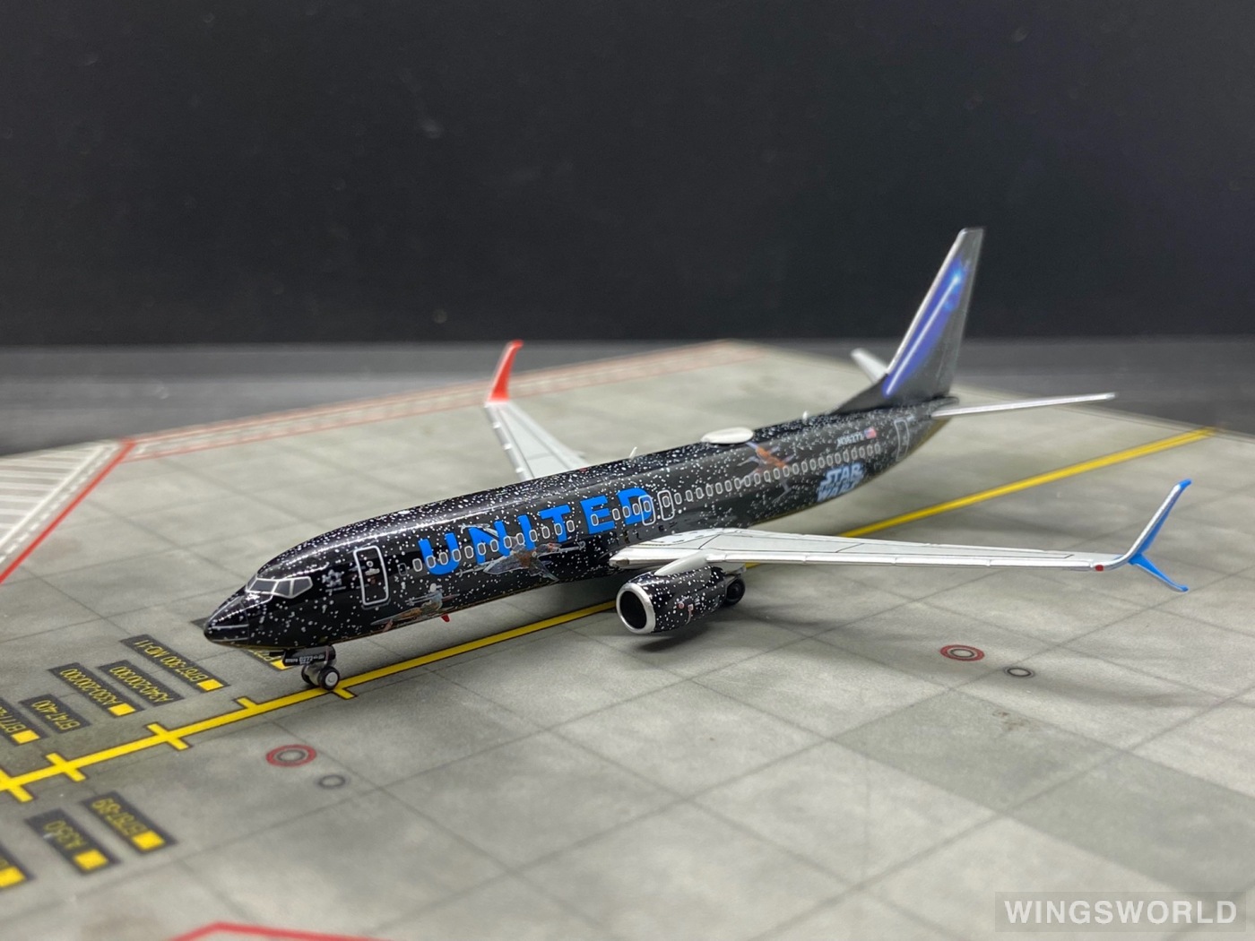 NGmodels 1:400 NG58133 United Airlines 美国联合航空 Boeing 737-800 N36272