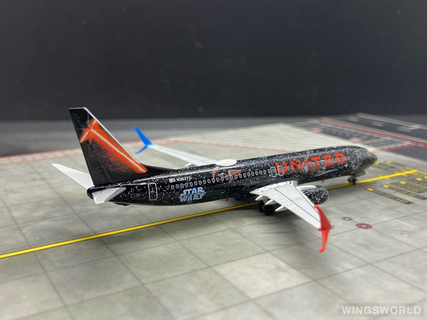 NGmodels 1:400 NG58133 United Airlines 美国联合航空 Boeing 737-800 N36272