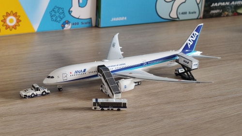Phoenix 1:400 Boeing 787-9 ANA 全日空PH04305 JA897A 图片和