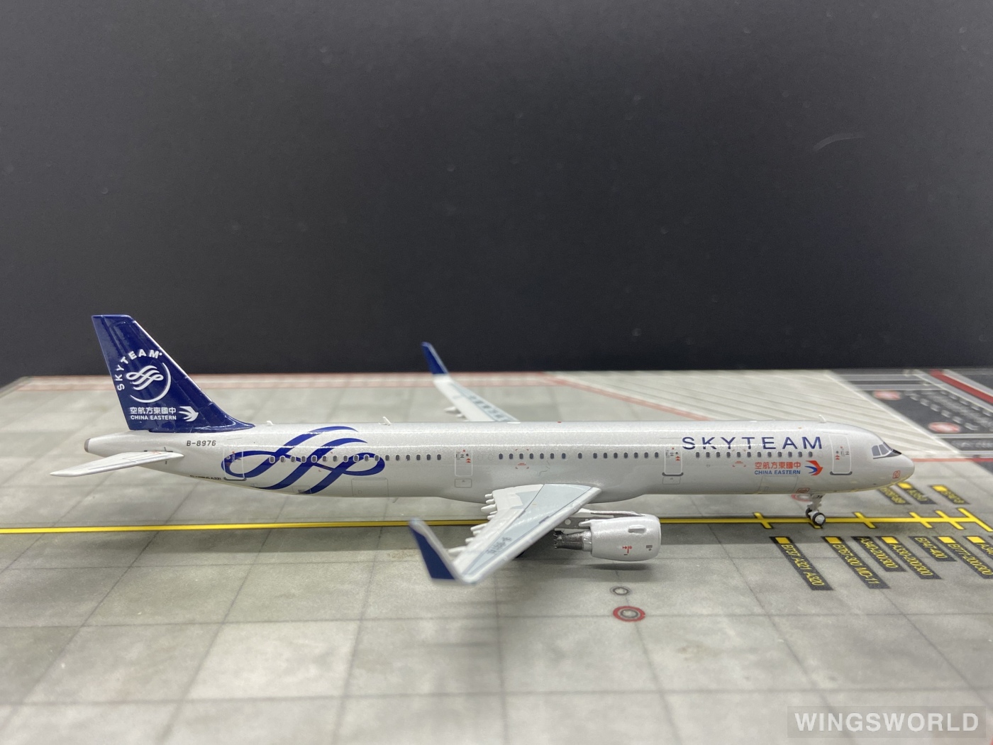HYJLwings 1:400 HYJL81029 China Eastern 中国东方航空 Airbus A321 B-8976