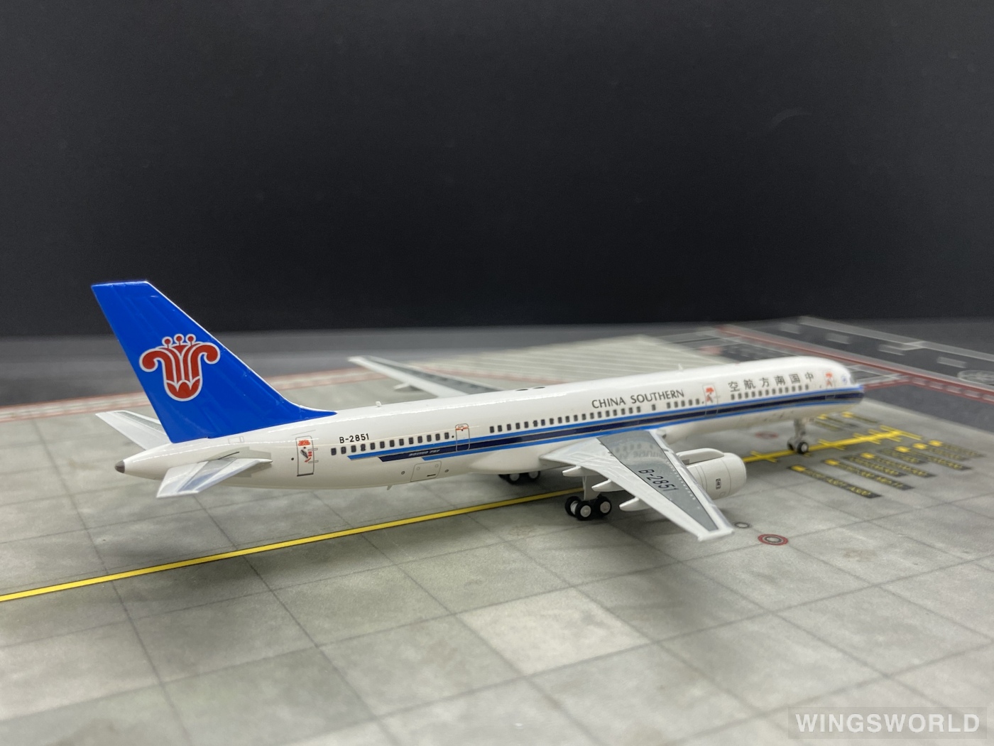 HYJLwings 1:400 HYJL57010 China Southern 中国南方航空 Boeing 757-200 B-2851