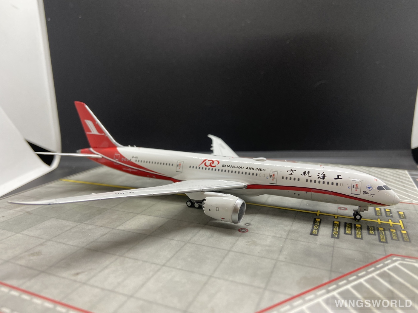 NGmodels 1:400 NG55005 Shanghai Airlines 上海航空 Boeing 787-9 B-1111