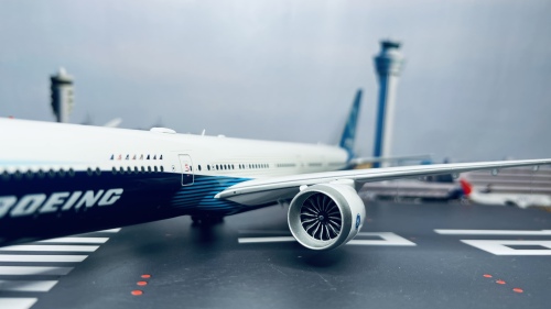 Boeing 波音公司 Boeing 777-9 N779XW 首飞 一号机 可折叠翼尖 KJ-B77X-015 JC Wings 1:200