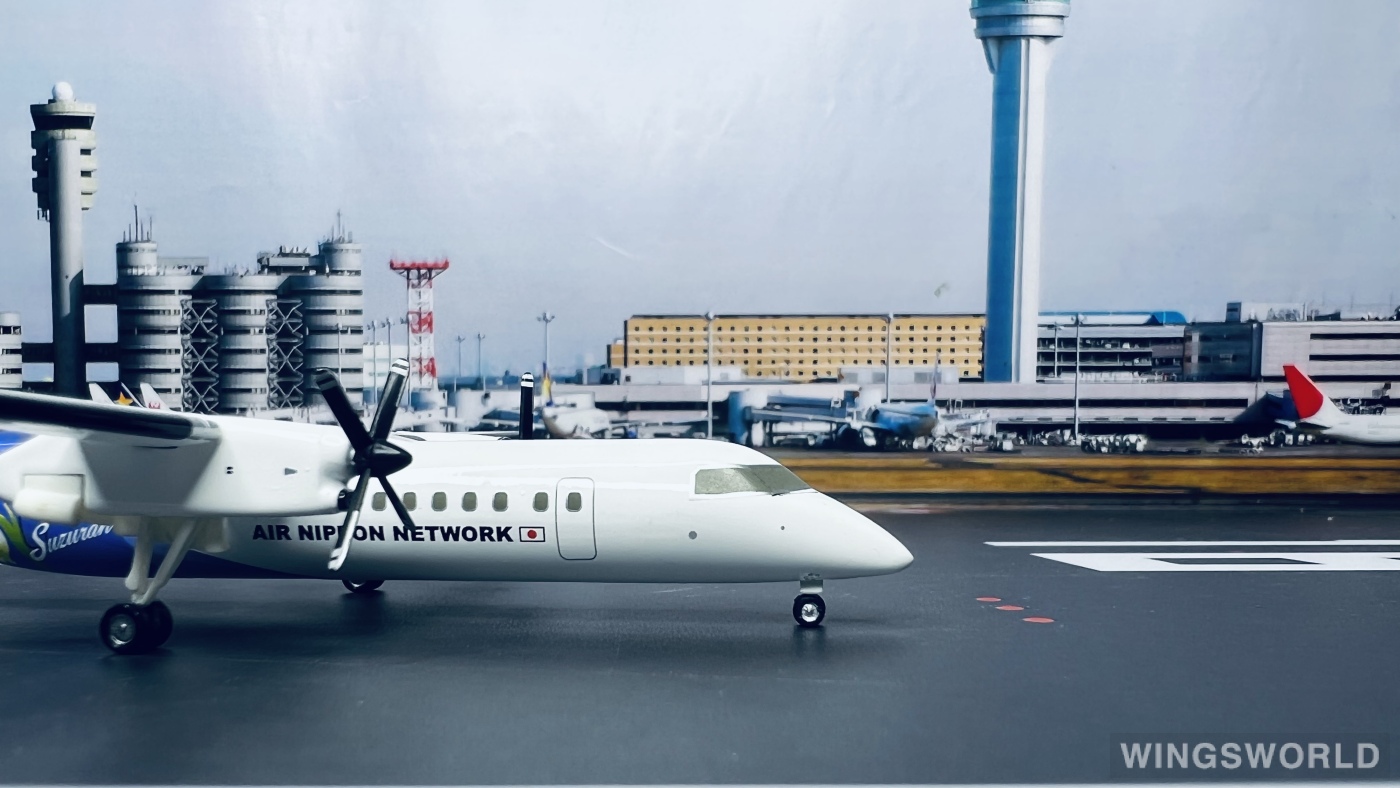Hogan 1:200 DH28003 ANA 全日空 Bombardier Dash 8-300 JA803K