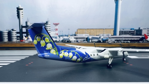 ANA 全日空 Bombardier Dash 8-300 JA803K 铃兰 Suzuran DH28003 Hogan 1:200