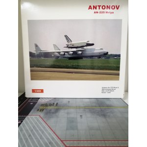 Soviet Air Force 苏联空军 Antonov An-225 cccp-82060 苏联涂装 带航天飞机 YR82060 YRD 1:400
