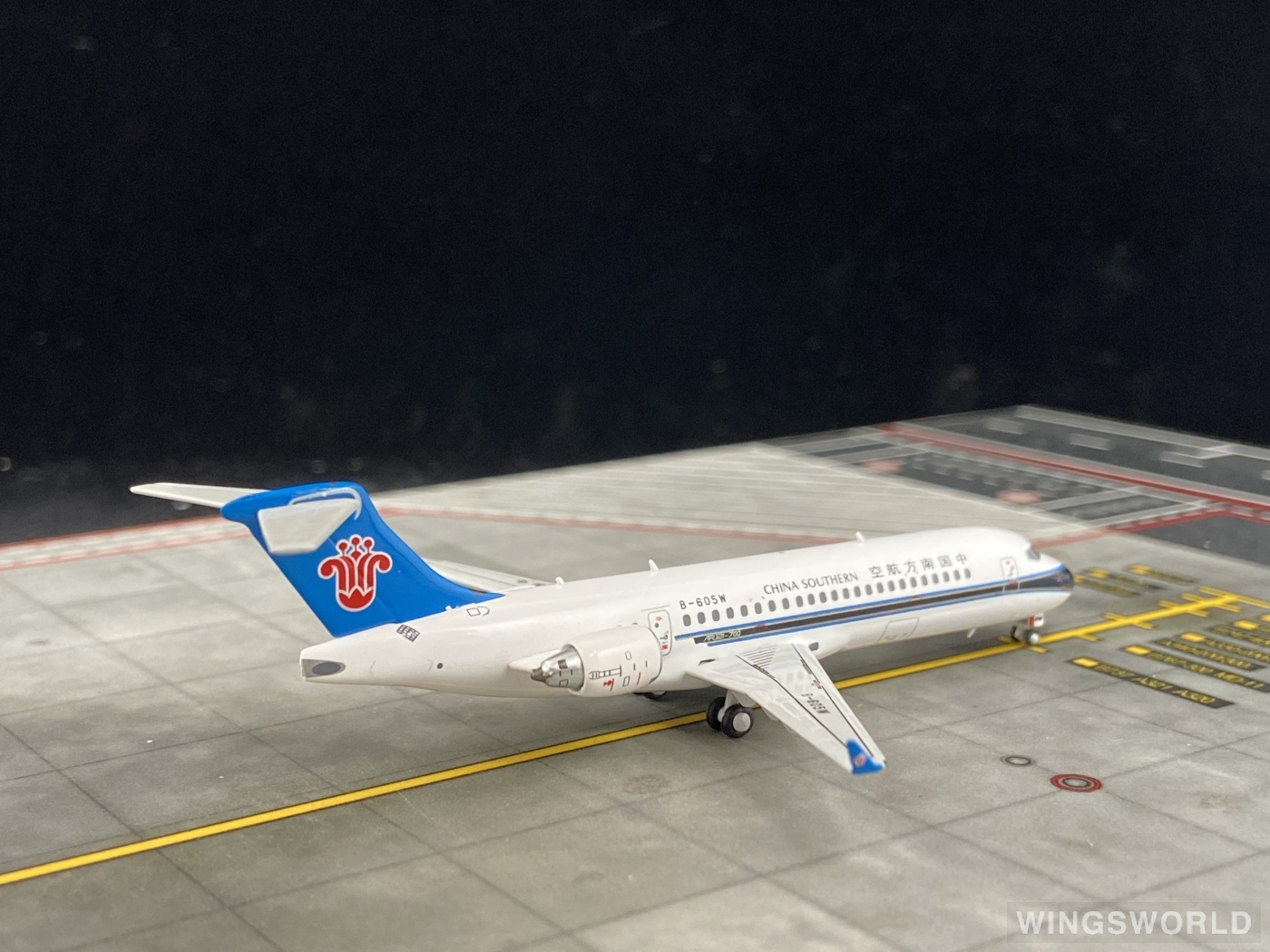 NGmodels 1:400 NG21010 China Southern 中国南方航空 Comac ARJ21-700 B-605W