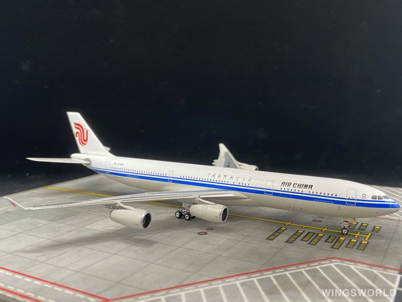 Phoenix 1:400 PH10541 Air China 中国国际航空 Airbus A340-300 B-2385