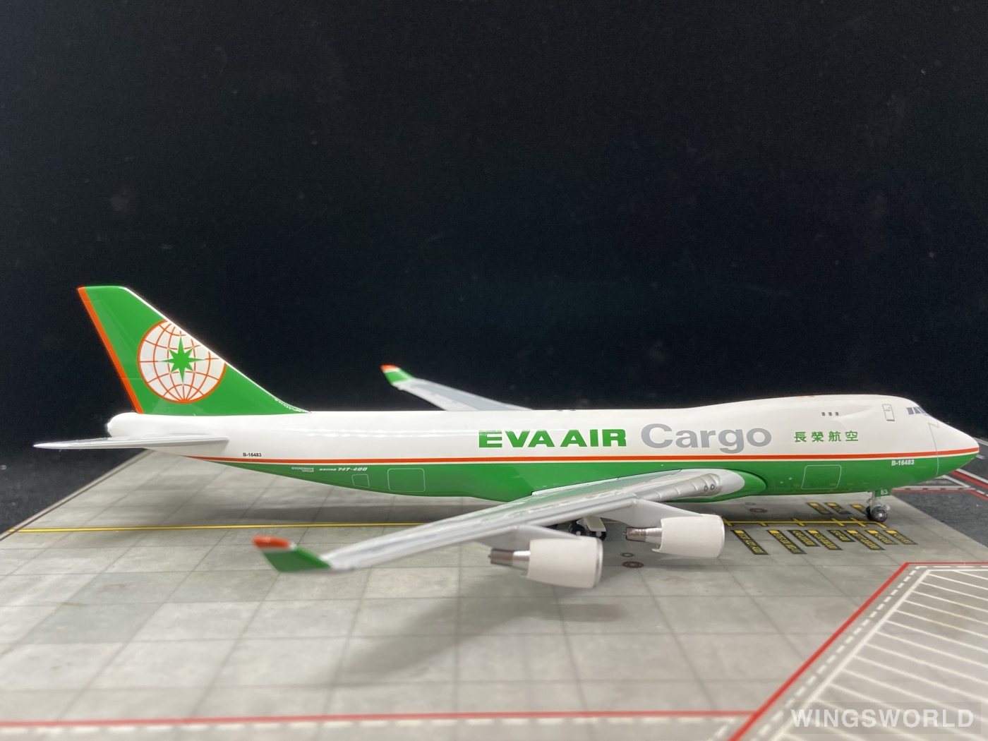 Big Bird 1:400 BB4-2004-22 EVA Air 长荣航空 Boeing 747-400 B-16483