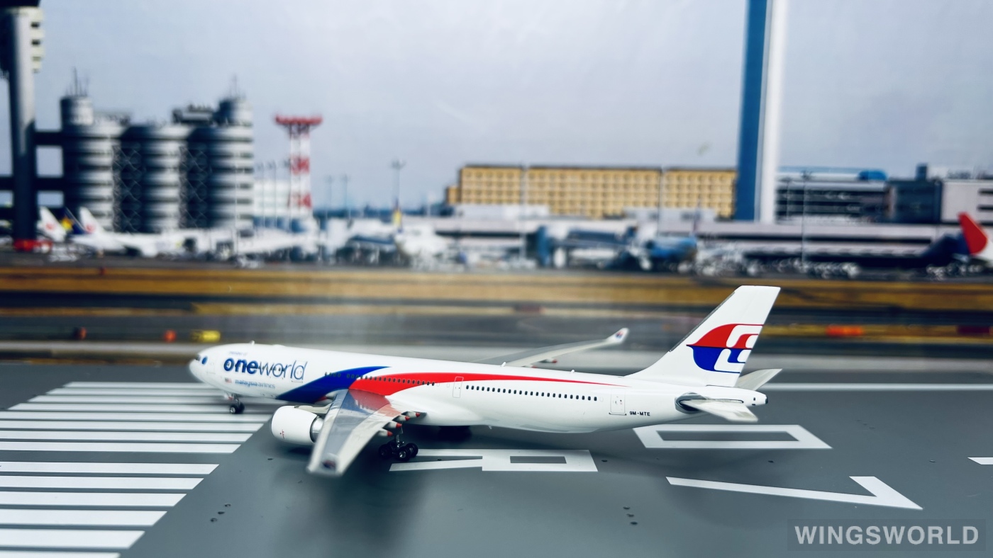 Phoenix 1:400 PH10743 Malaysia Airlines 马来西亚航空 Airbus A330-300 9M-MTE
