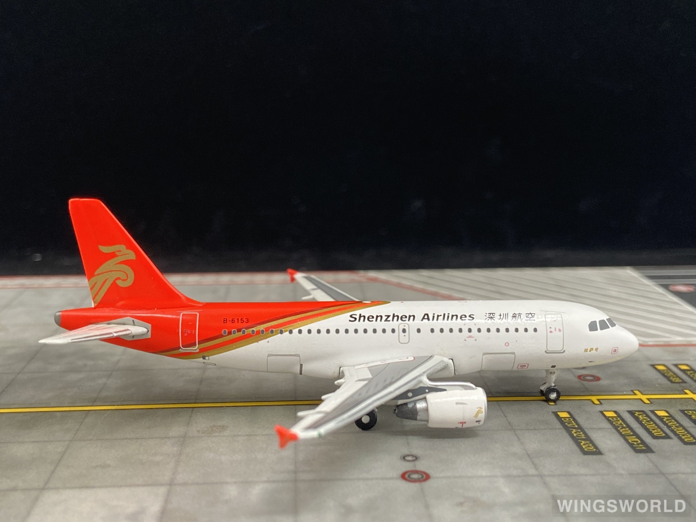 Phoenix 1:400 PH10134 Shenzhen Airlines 深圳航空 Airbus A319 B-6153