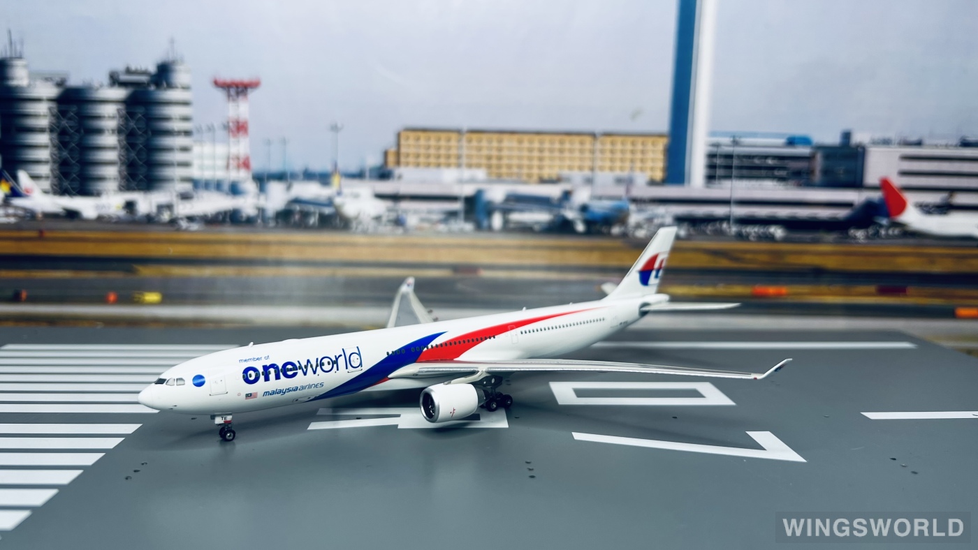 Phoenix 1:400 PH10743 Malaysia Airlines 马来西亚航空 Airbus A330-300 9M-MTE