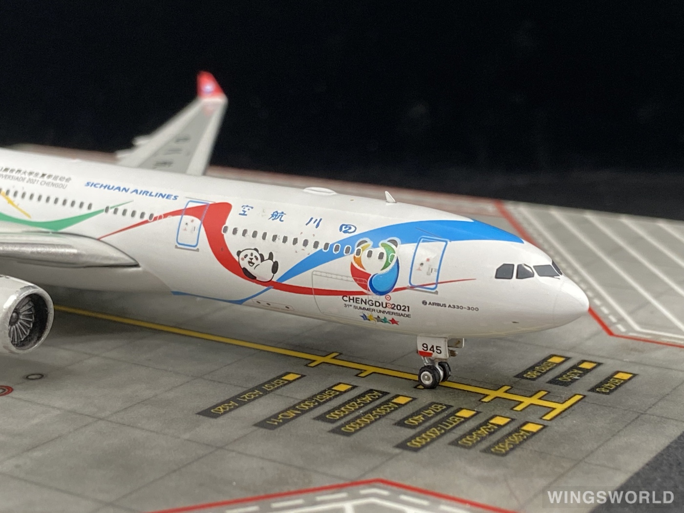 Phoenix 1:400 PH11596 Sichuan Airlines 四川航空 Airbus A330-300 B-5945