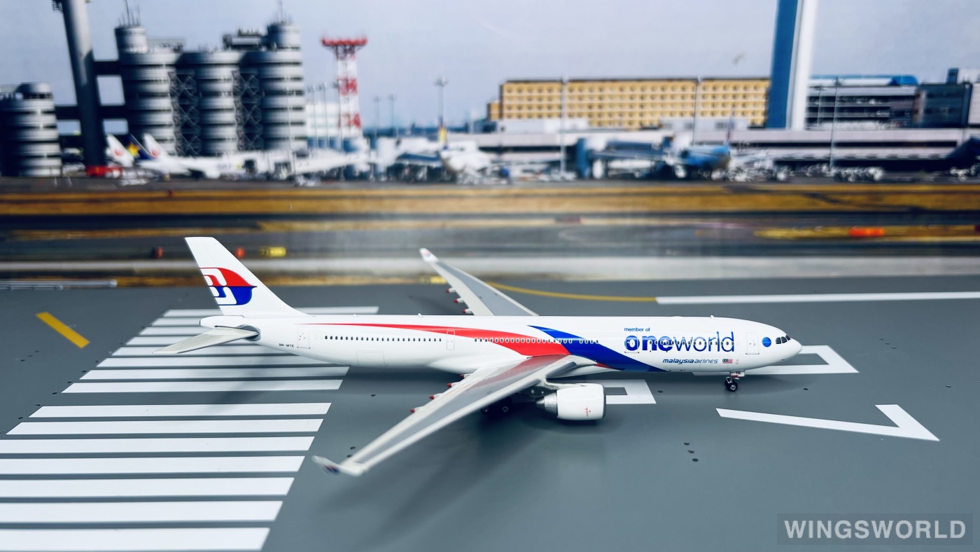 Phoenix 1:400 PH10743 Malaysia Airlines 马来西亚航空 Airbus A330-300 9M-MTE