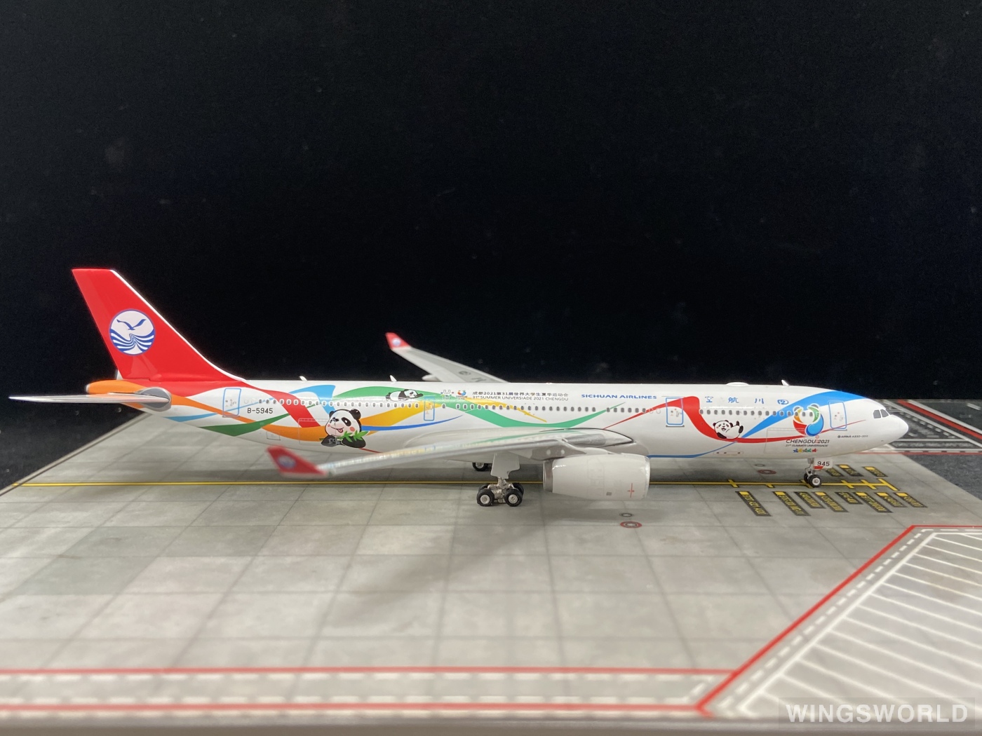 Phoenix 1:400 PH11596 Sichuan Airlines 四川航空 Airbus A330-300 B-5945