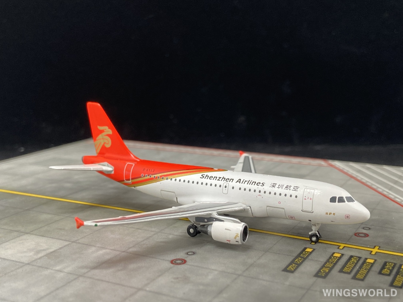 Phoenix 1:400 PH10134 Shenzhen Airlines 深圳航空 Airbus A319 B-6153