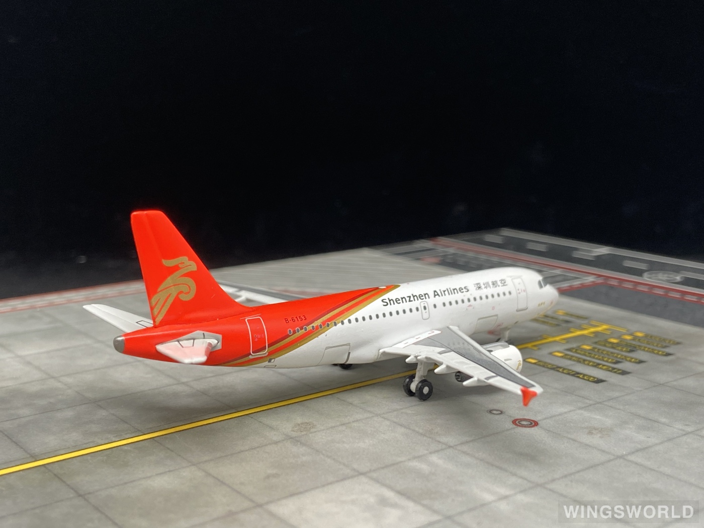 Phoenix 1:400 PH10134 Shenzhen Airlines 深圳航空 Airbus A319 B-6153