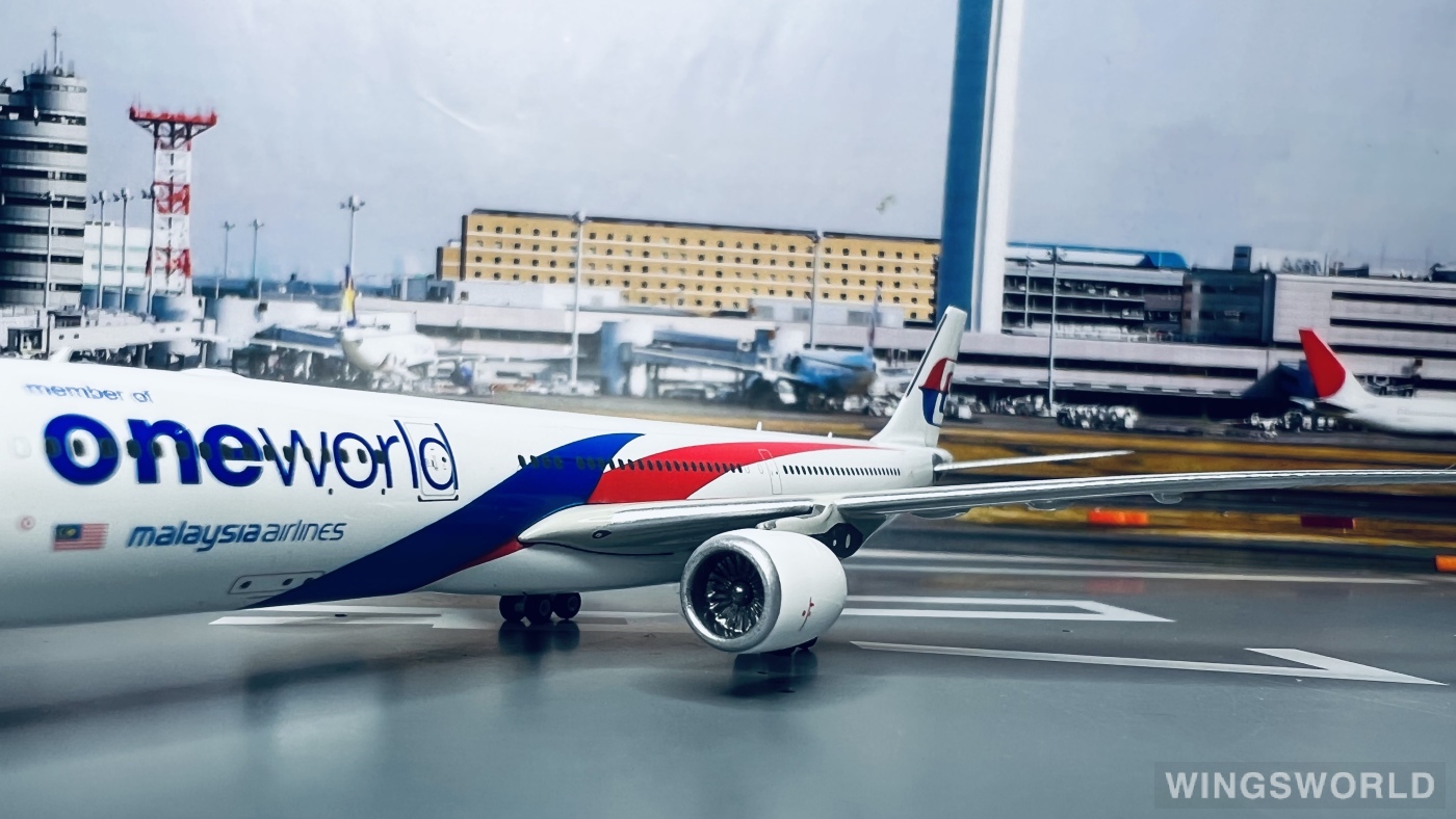 Phoenix 1:400 PH10743 Malaysia Airlines 马来西亚航空 Airbus A330-300 9M-MTE