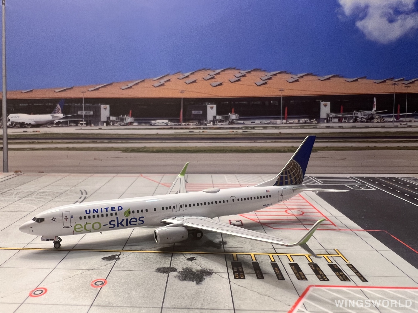 NGmodels 1:400 NG79009 United Airlines 美国联合航空 Boeing 737-900ER N75432