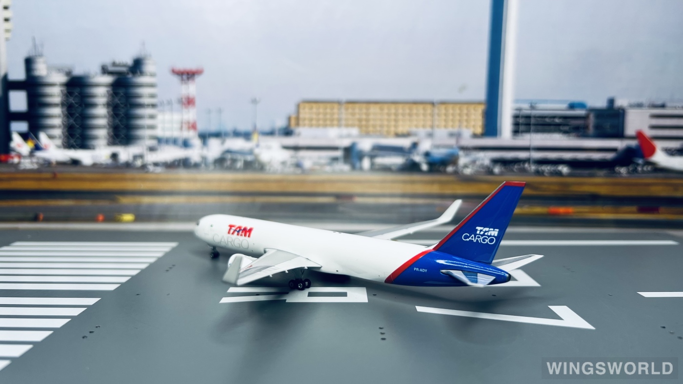 Phoenix 1:400 PH10696 TAM Airlines 巴西天马航空 Boeing 767-300 PR-ADY