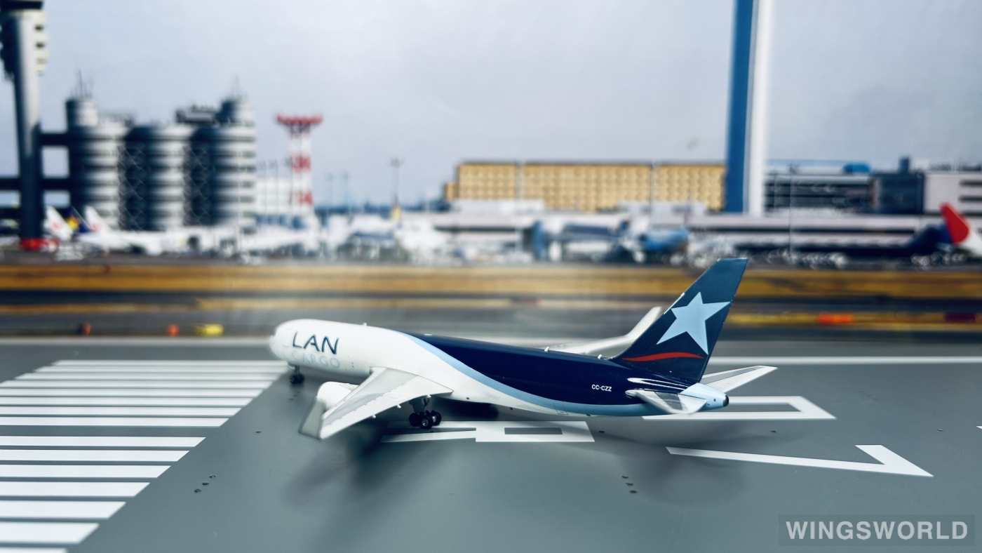 Phoenix 1:400 PH10917 LAN Airlines 智利航空 Boeing 767-300 CC-CZZ