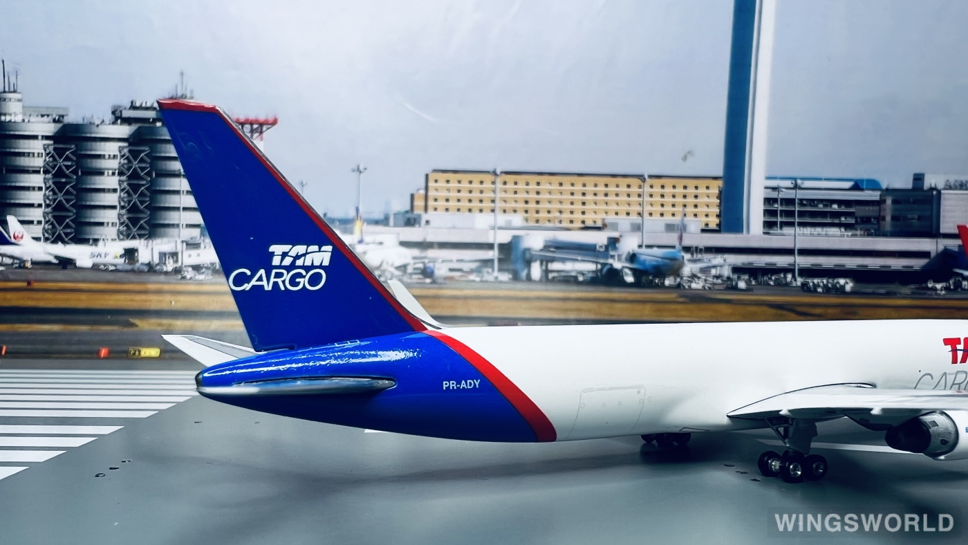 Phoenix 1:400 PH10696 TAM Airlines 巴西天马航空 Boeing 767-300 PR-ADY