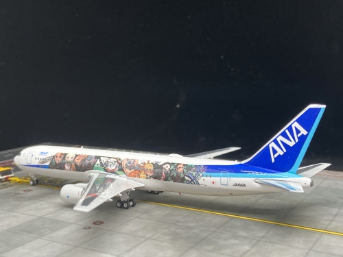 1/400【PHOENIX】ANA B767-300 現行塗装機 Amazon.co.jp: Phoenix 1:400 完成品 for ANA Inspiration of