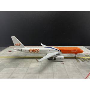 TNT 天地 Tupolev Tu-204 SU-EAG  NG40010 NGmodels 1:400
