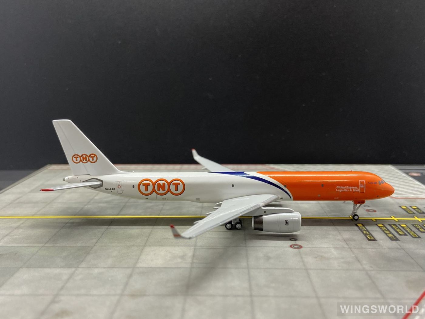 NGmodels 1:400 NG40010 TNT 天地 Tupolev Tu-204 SU-EAG