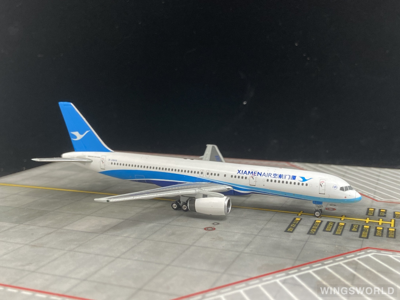 Phoenix 1:400 PH10770 XiamenAir 厦门航空 Boeing 757-200 B-2868