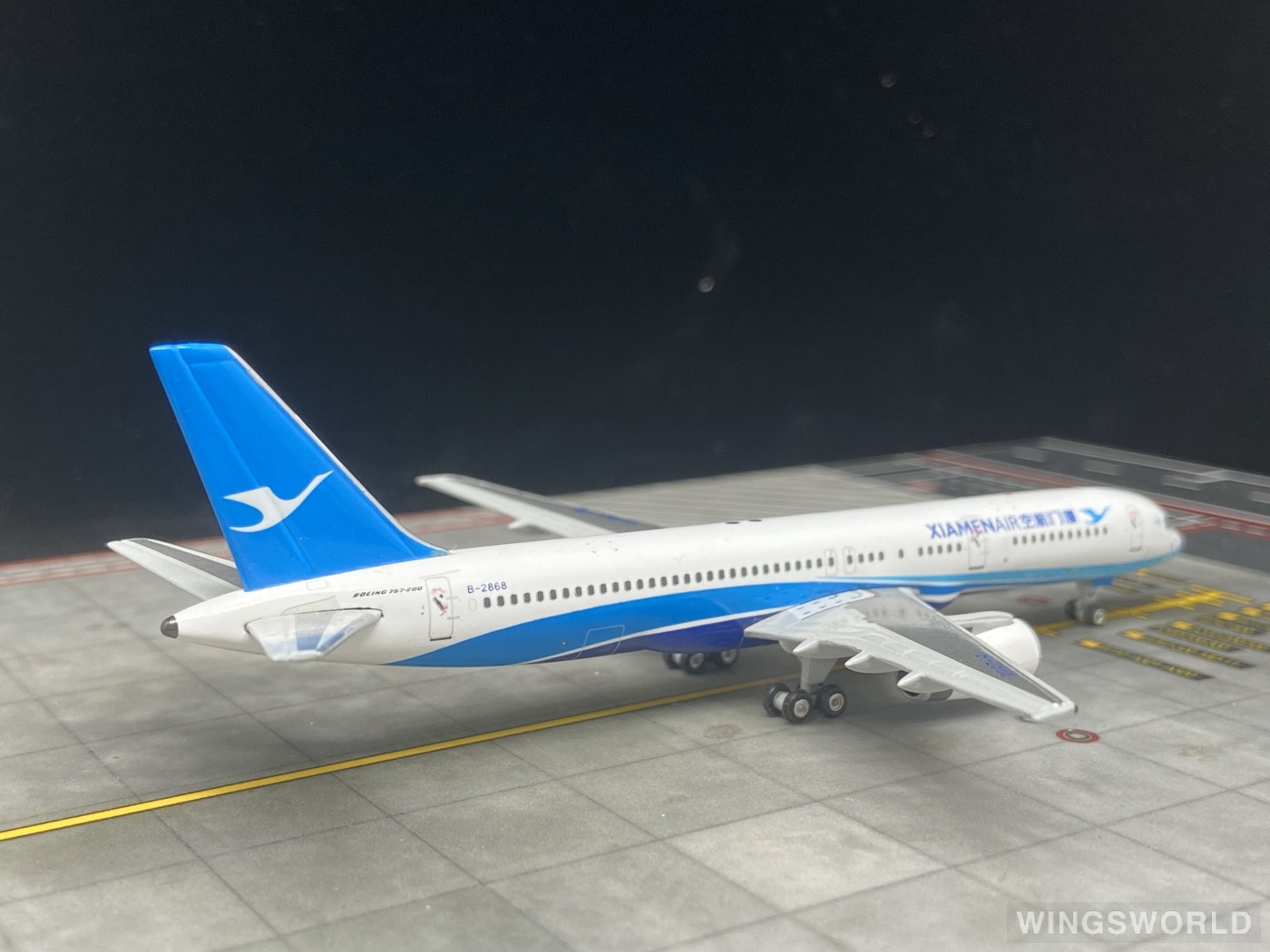 Phoenix 1:400 PH10770 XiamenAir 厦门航空 Boeing 757-200 B-2868