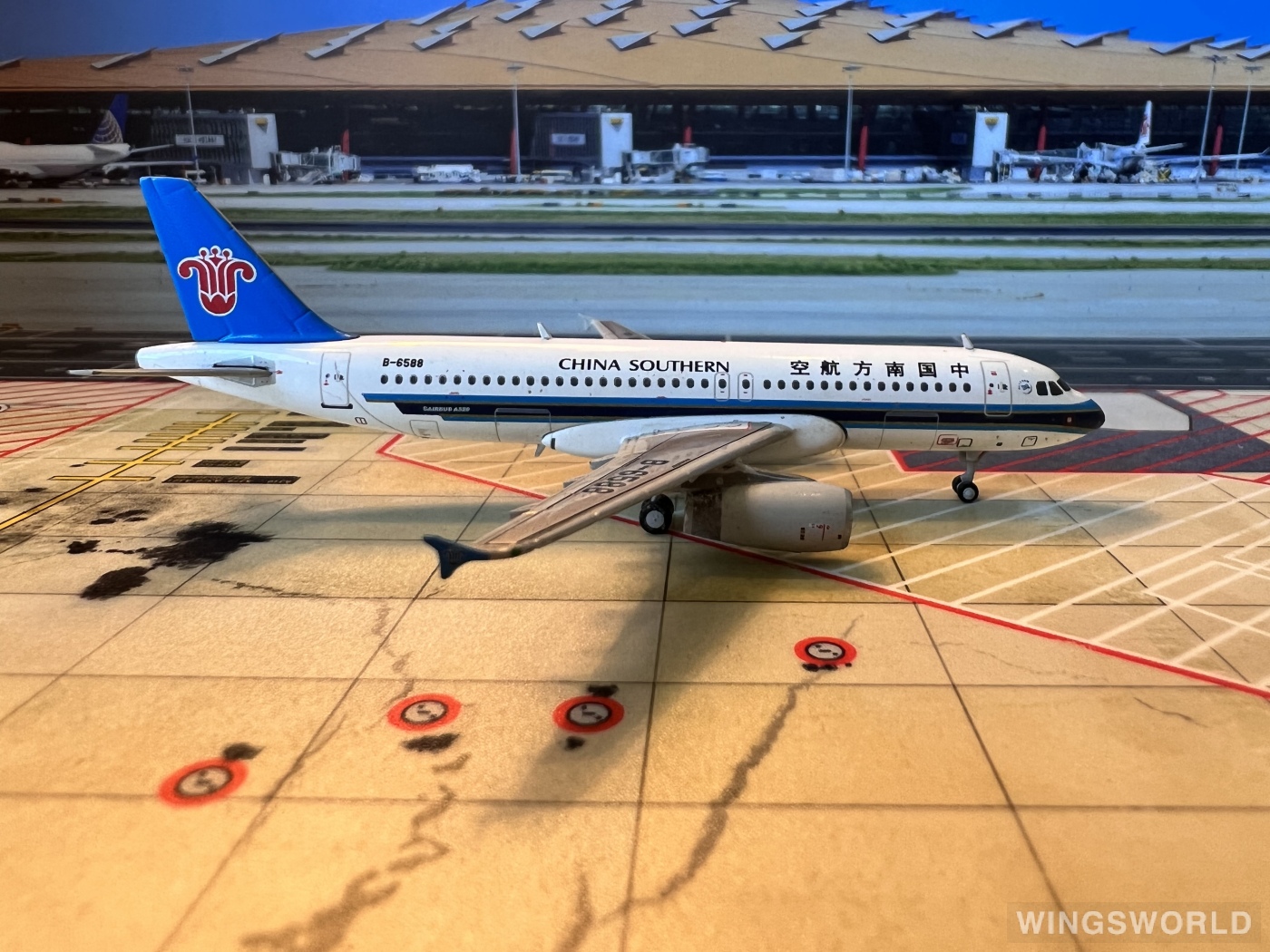 JC Wings 1:400 XX4610 China Southern 中国南方航空 Airbus A320 B-6588