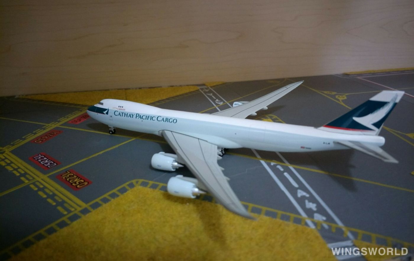 Hogan 1:400 Y047 Cathay Pacific 国泰航空 Boeing 747-8F B-LJB