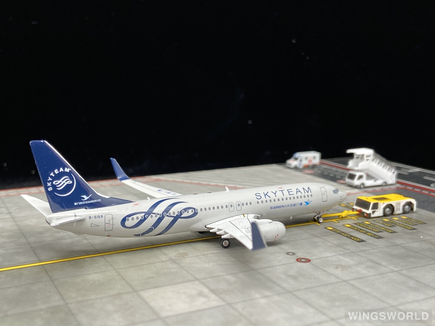 Phoenix 1:400 PH10843 XiamenAir 厦门航空 Boeing 737-800 B-5159