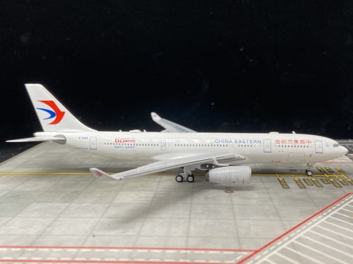 Phoenix 1:400 Airbus A340-600 China Eastern 中国东方航空
