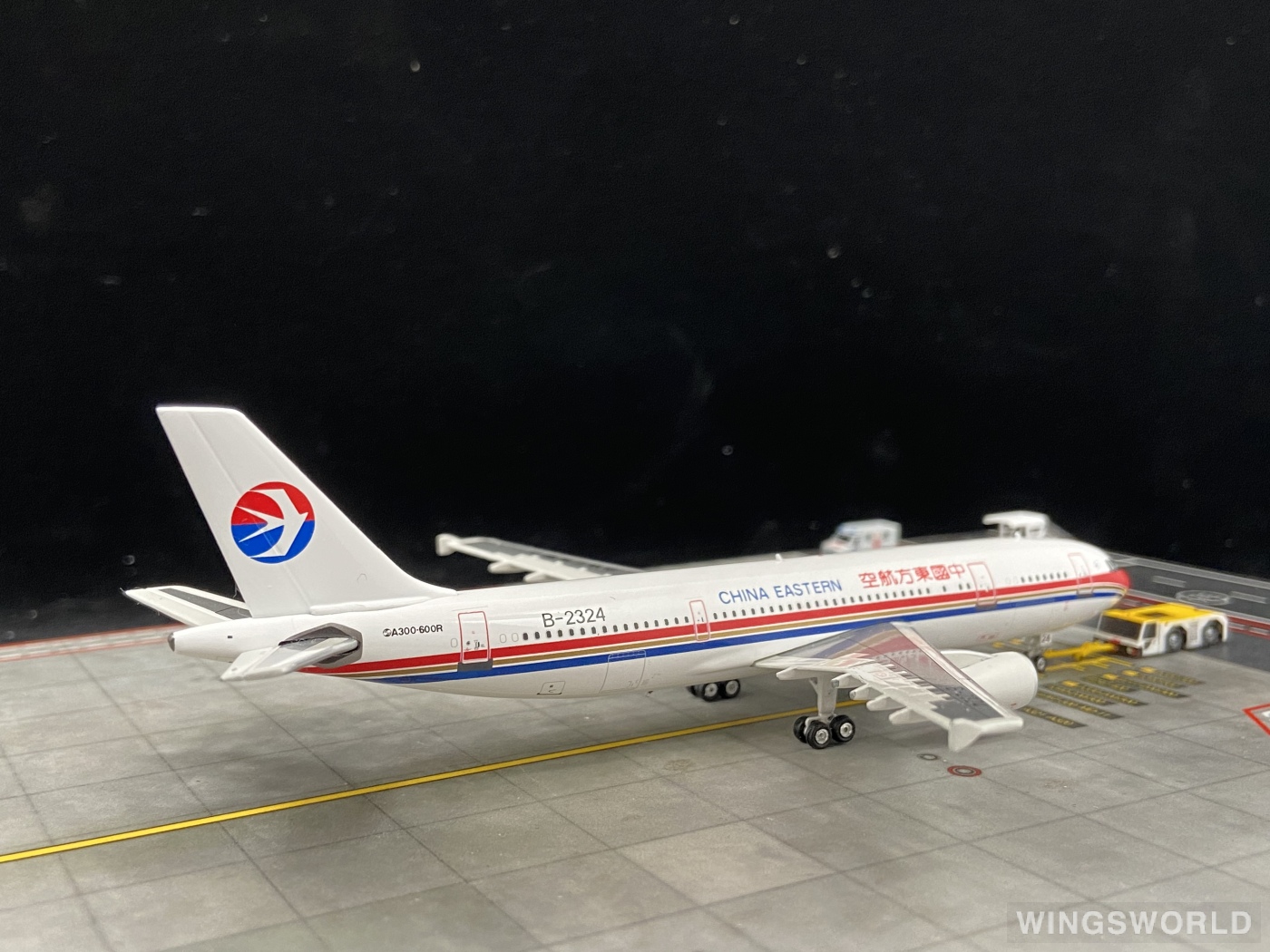 Phoenix 1:400 PH10958 China Eastern 中国东方航空 Airbus A300-600 B-2324