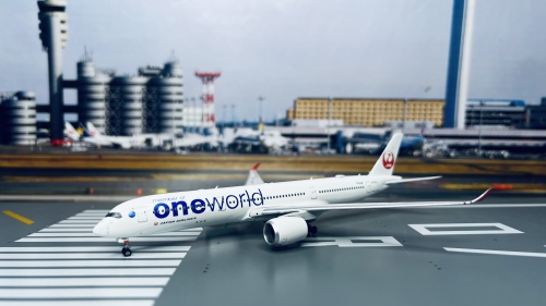 Phoenix 1:400 Boeing 737-800 Japan Airlines 日本航空PH04643 JA317J