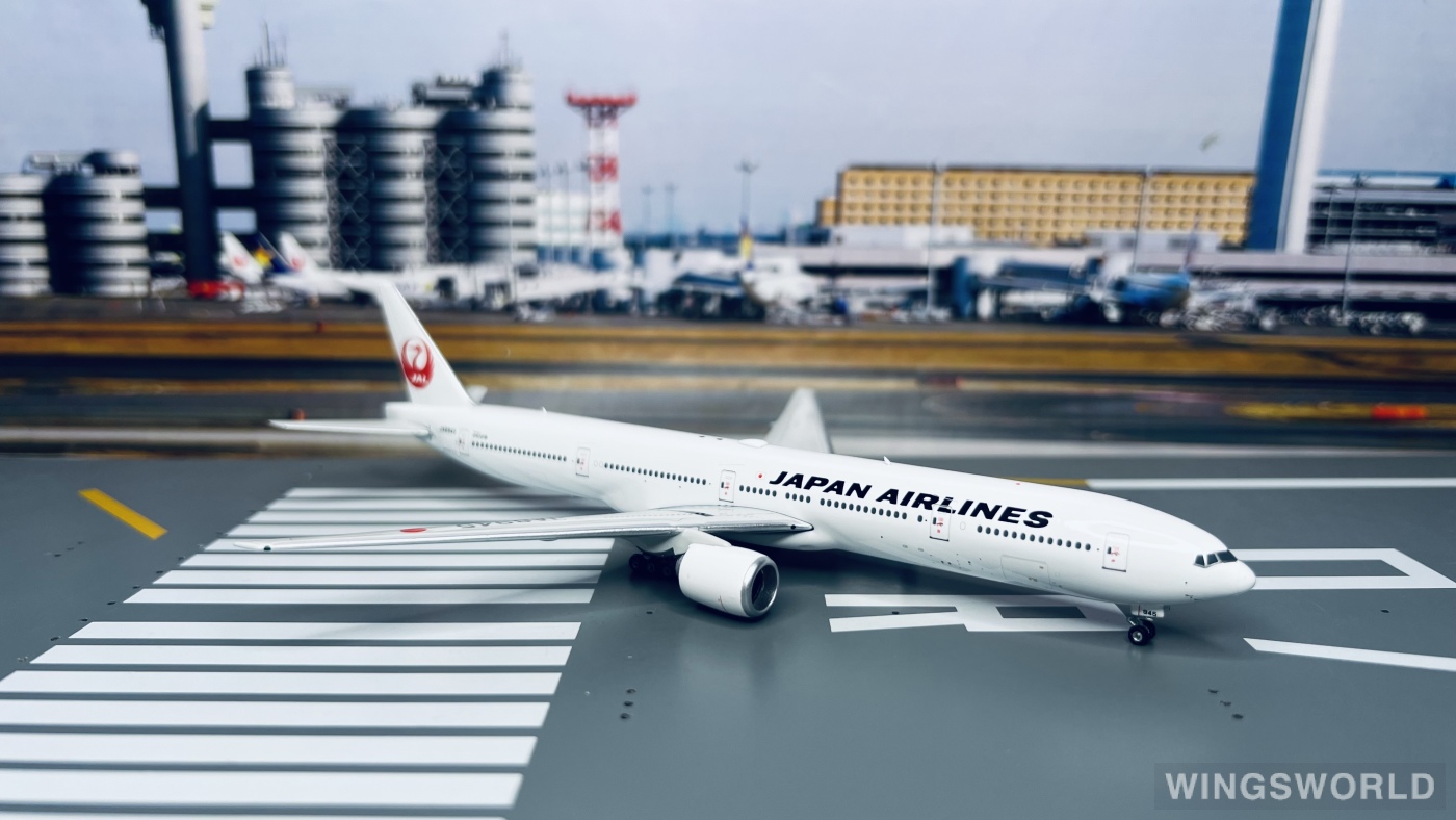 Phoenix 1:400 PH04450 Japan Airlines 日本航空 Boeing 777-300 JA8945