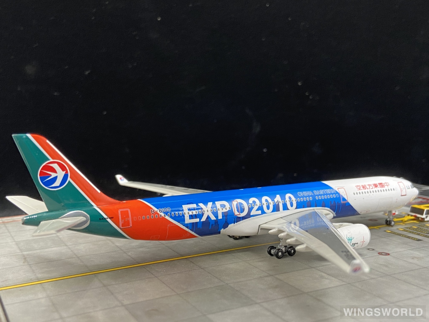 Phoenix 1:400 PH10386 China Eastern 中国东方航空 Airbus A330-300 B-6100