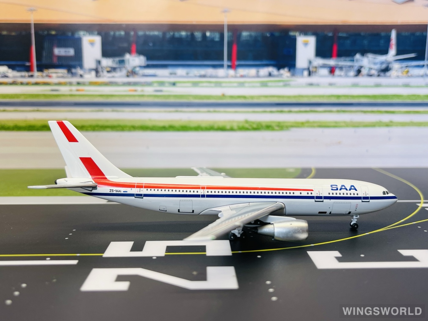 AeroClassics 1:400 ACZSSDE South African Airways 南非航空 Airbus A300B4/B2 ZS-SDE